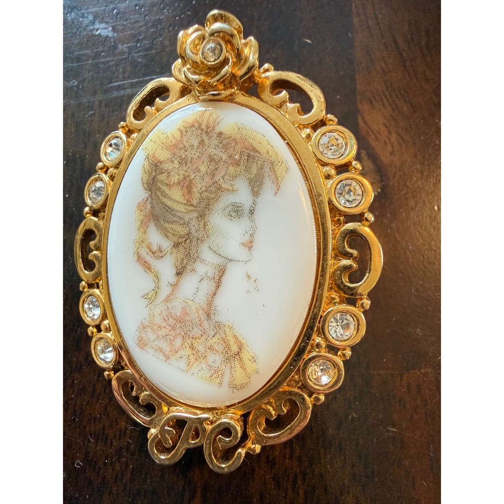 Vintage Avon Presidents Club Portrait Cameo Brooch Gold Rhinestone Victorian 90s